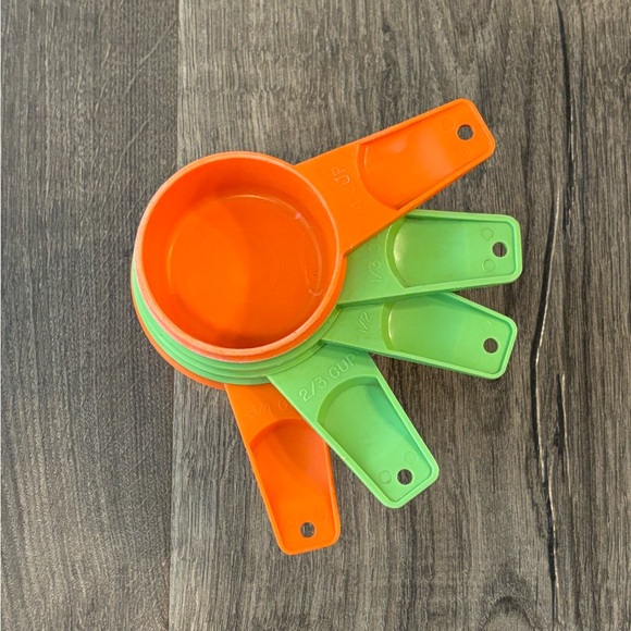 Vintage Tupperware Measuring Cups Orange & Green LOT OF 5 - Picture 1 of 8